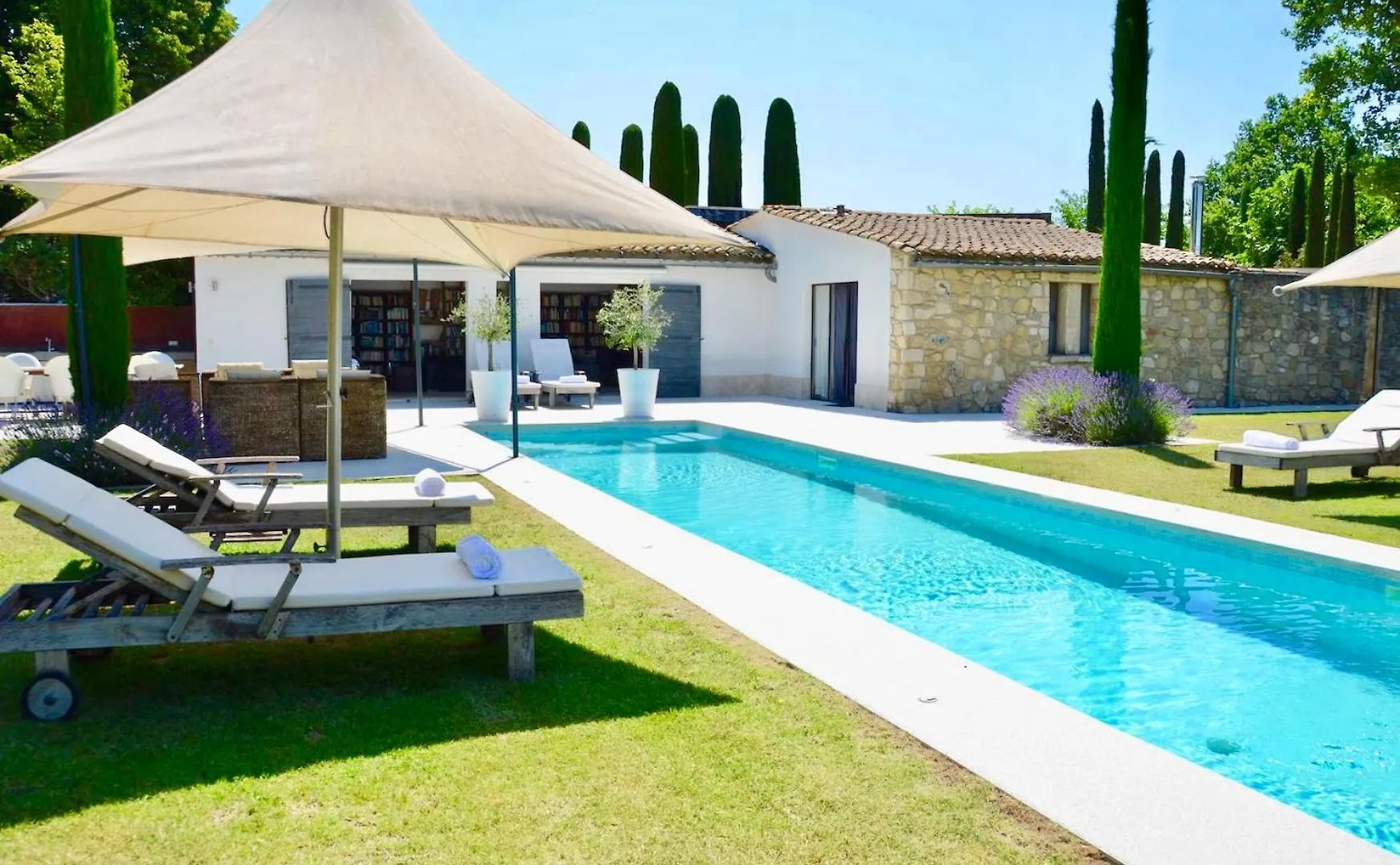 Maison Bertuli Oliviers Aircon, Heated Saltwater Pool, 2 Bedrooms Oppede France