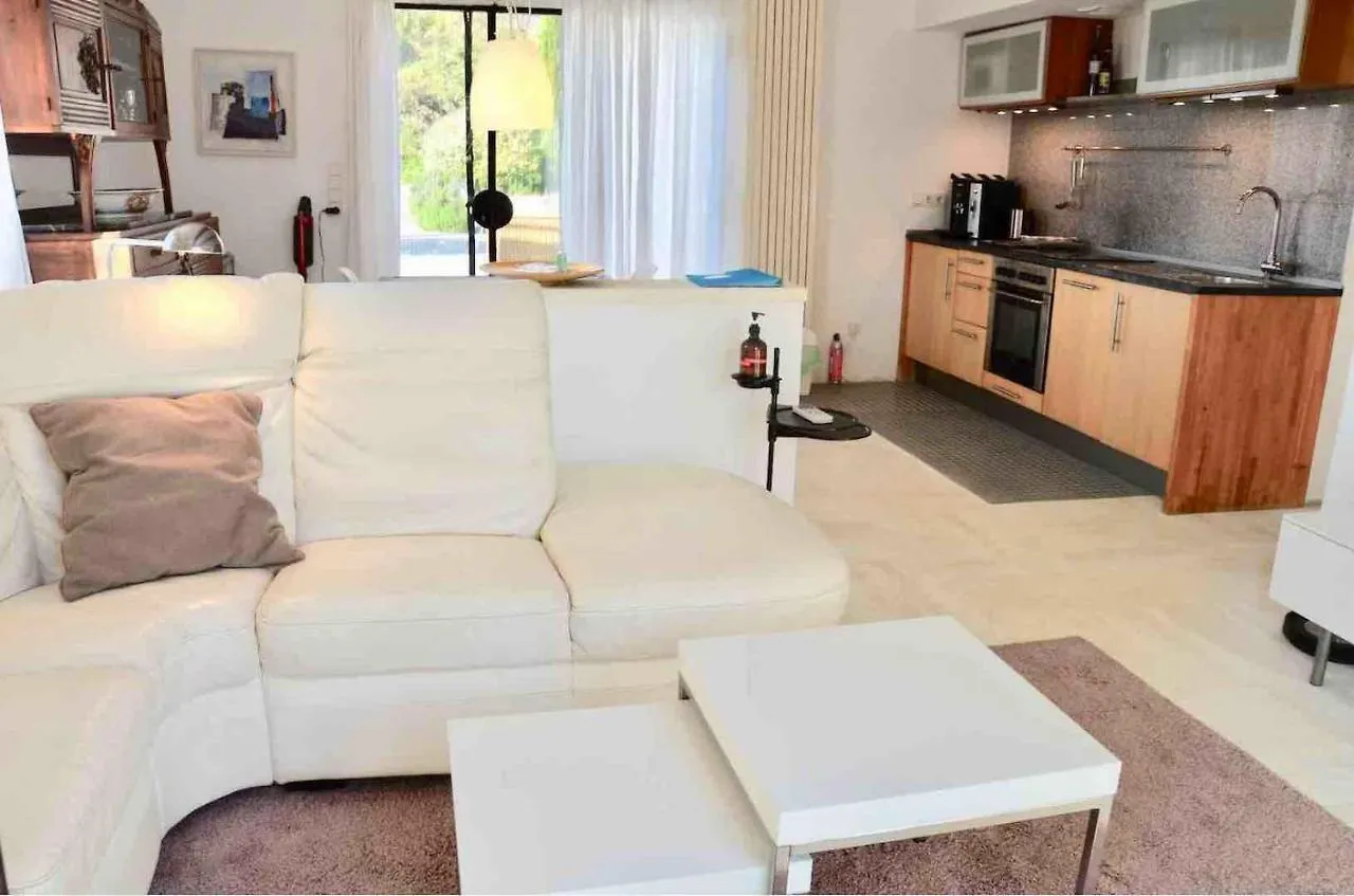 Maison Bertuli Oliviers Aircon, Heated Saltwater Pool, 2 Bedrooms Oppede 0*,  France